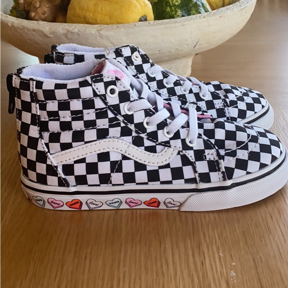 Vans toddler sneakers 🖤